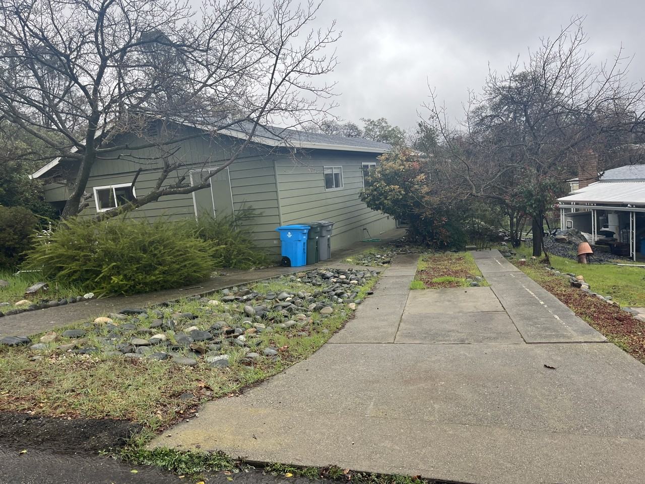 55 Greenbrier Dr - Photo 2 of 9