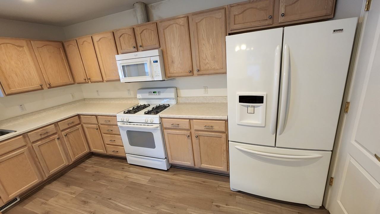 6666 Harvest Ln - Photo 3 of 17