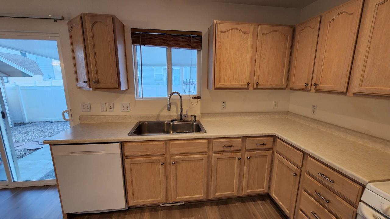 6666 Harvest Ln - Photo 4 of 17