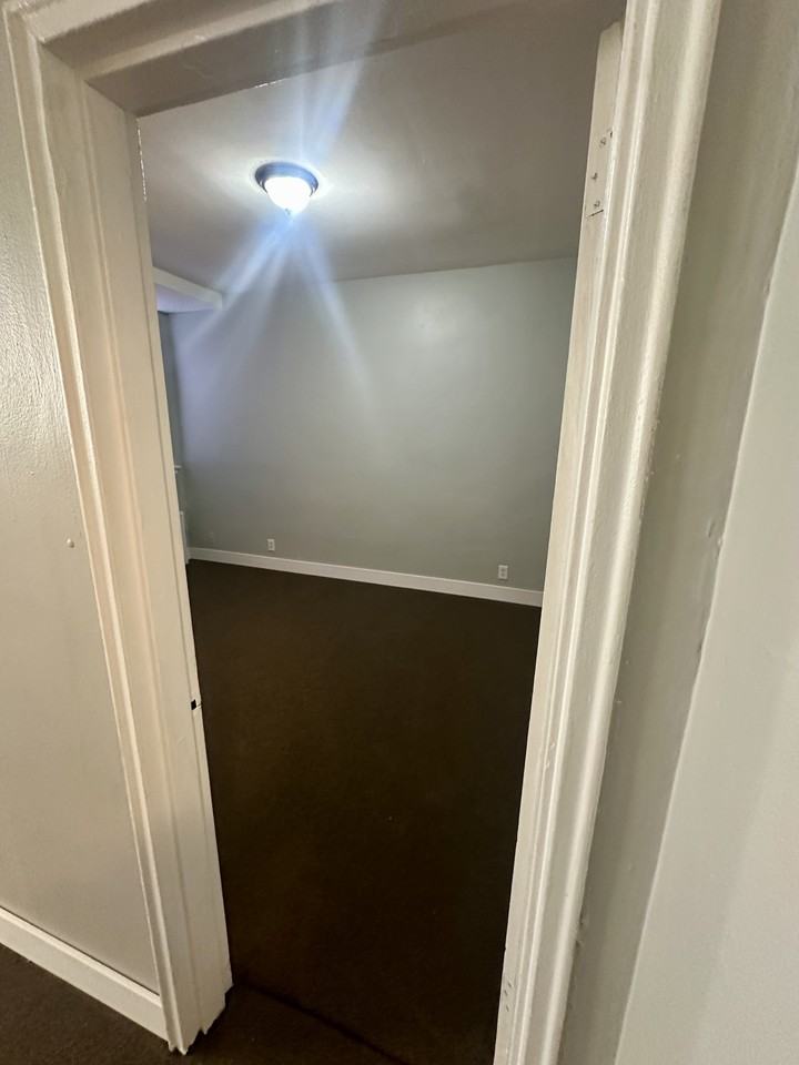 85 Easton Ave #1E - Photo 4 of 9