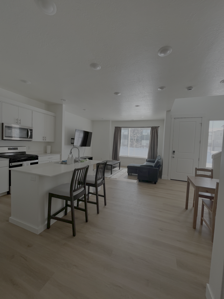 460 Wn - Photo 3 of 16