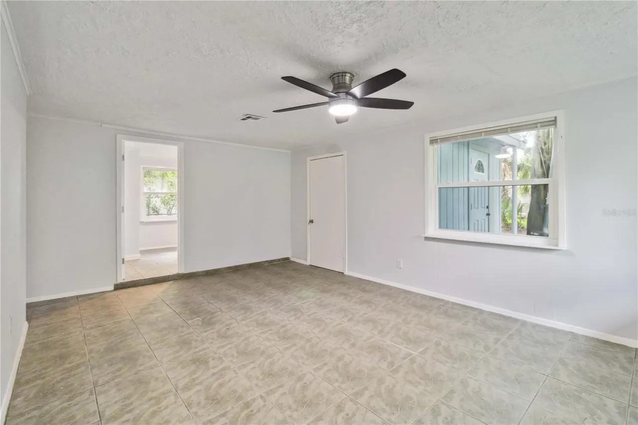 1570 28th St #A - Photo 3 of 16