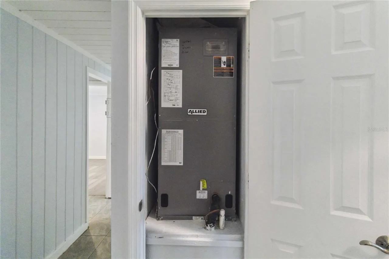 1570 28th St #A - Photo 4 of 16