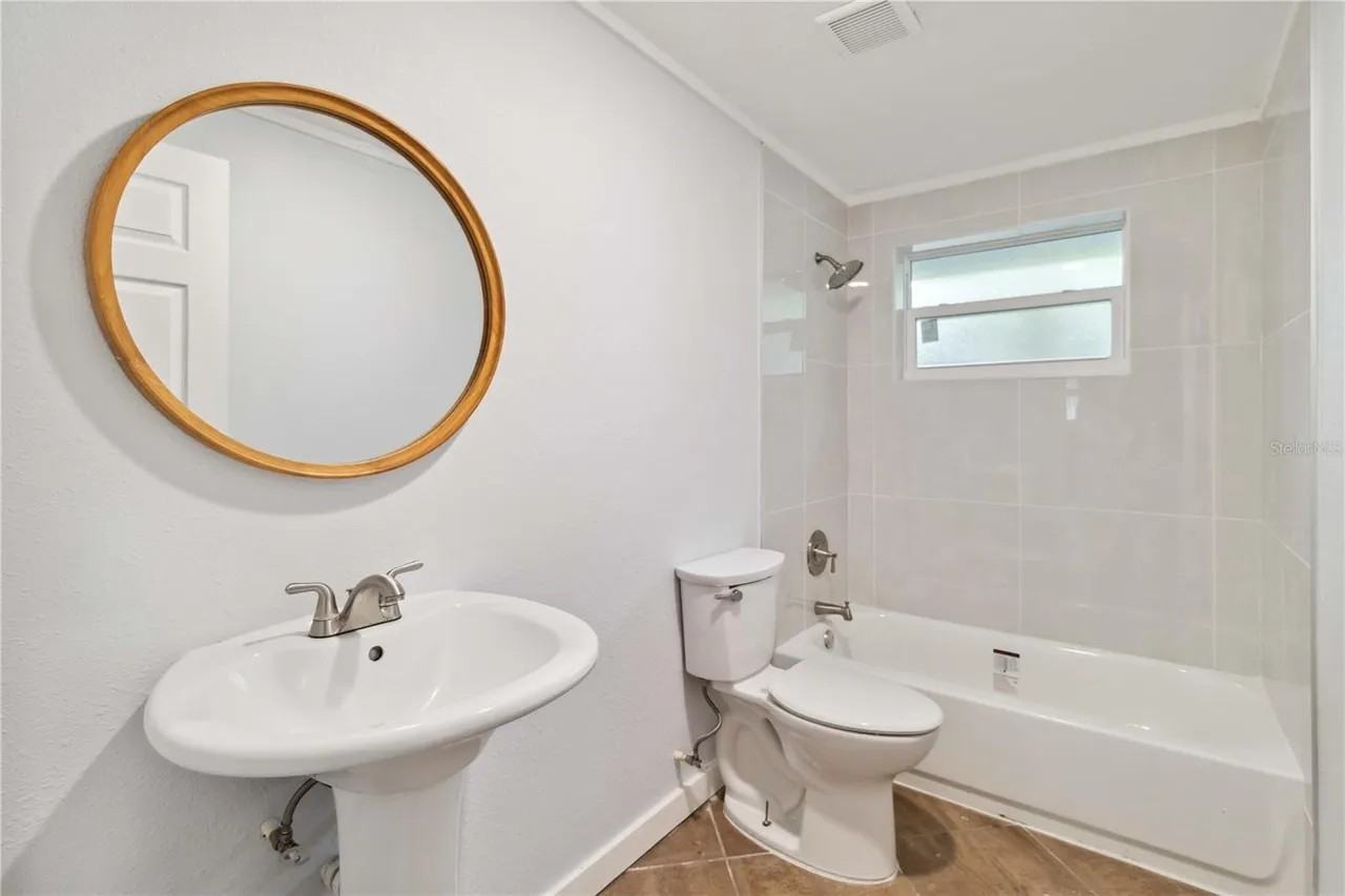 1570 28th St #A - Photo 6 of 16