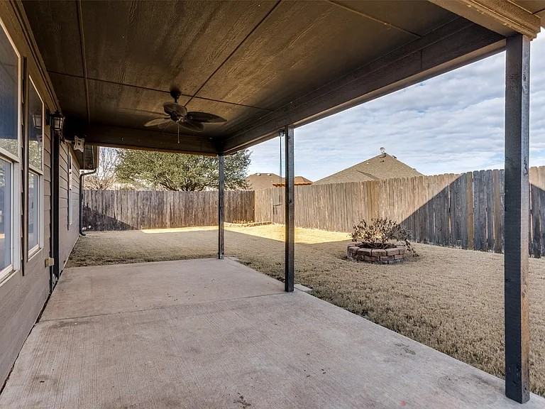 1104 Vista View Dr - Photo 2 of 20