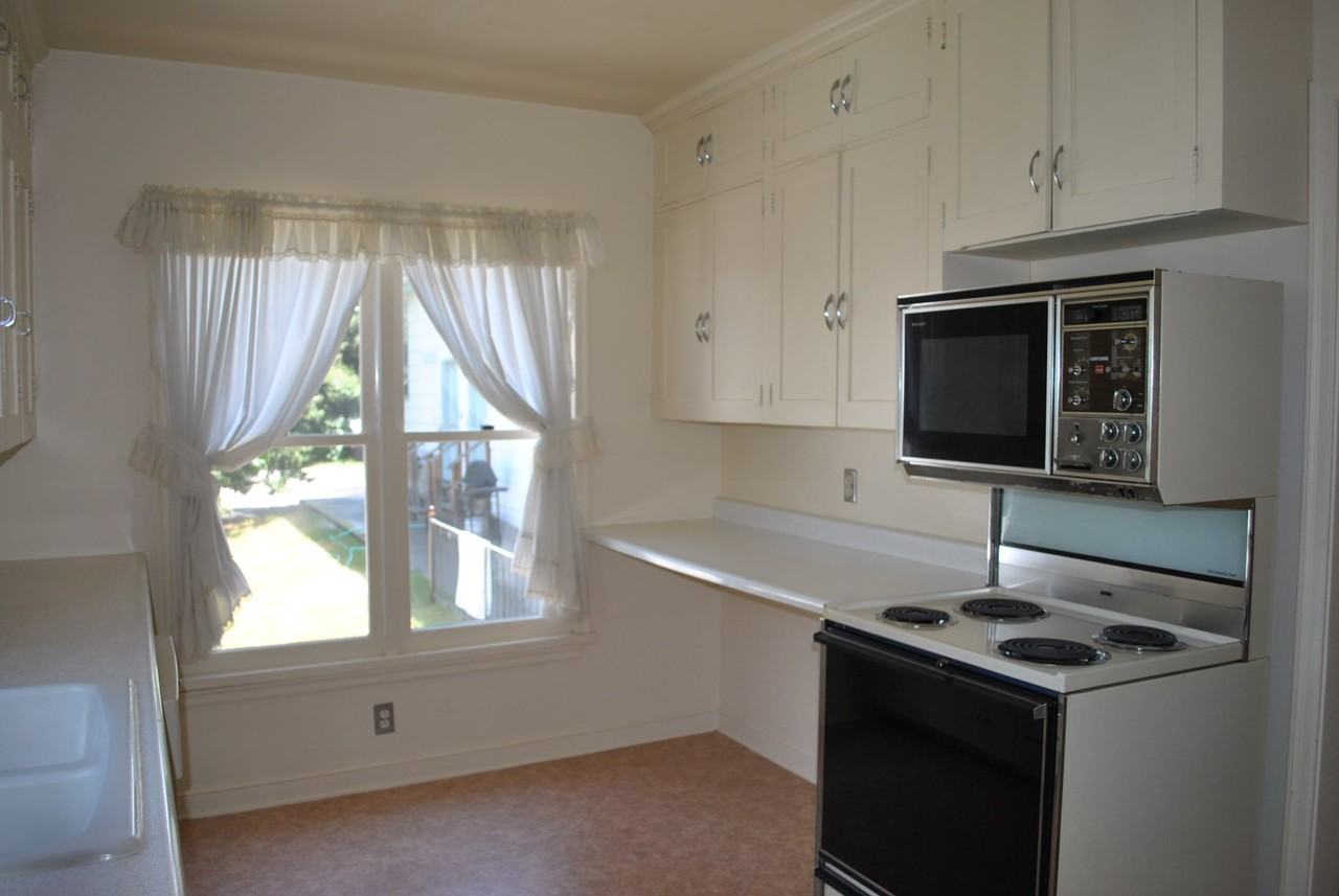 1216 S 5th Ave - Photo 3 of 9