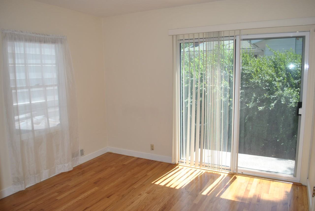 1216 S 5th Ave - Photo 5 of 9