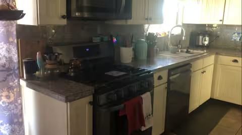 468 E View Dr - Photo 5 of 11