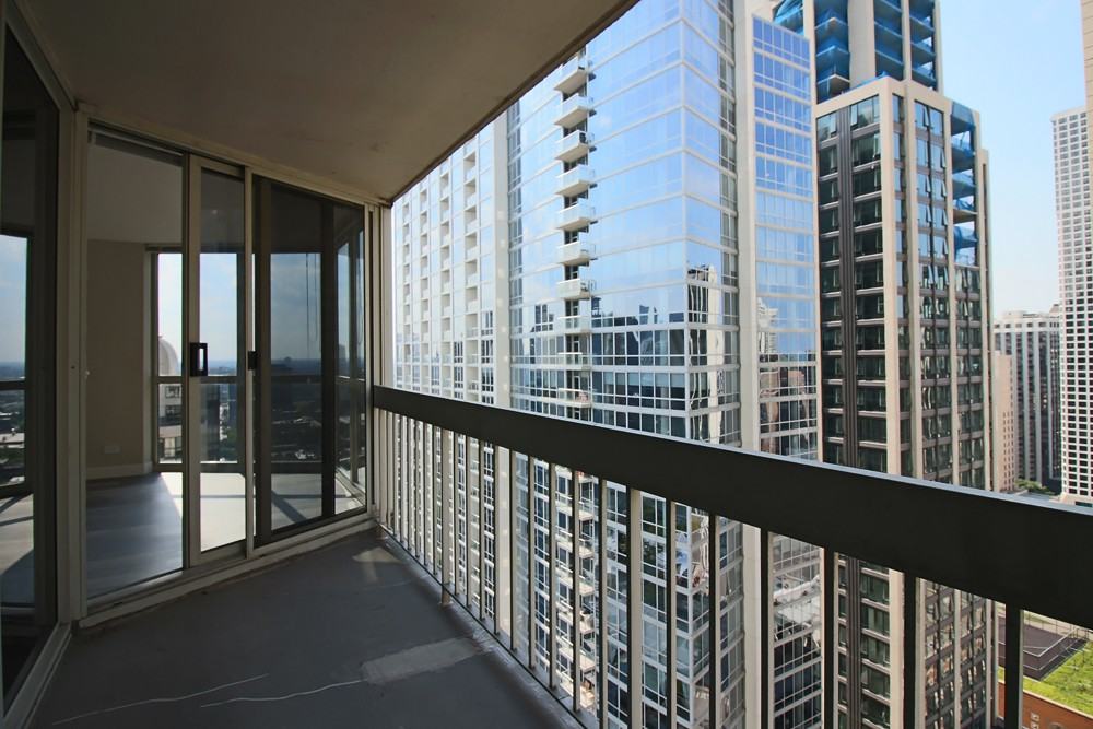 2 E Delaware Pl - Photo 5 of 11