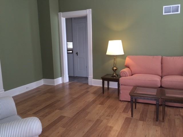 932 Cass St - Photo 5 of 11