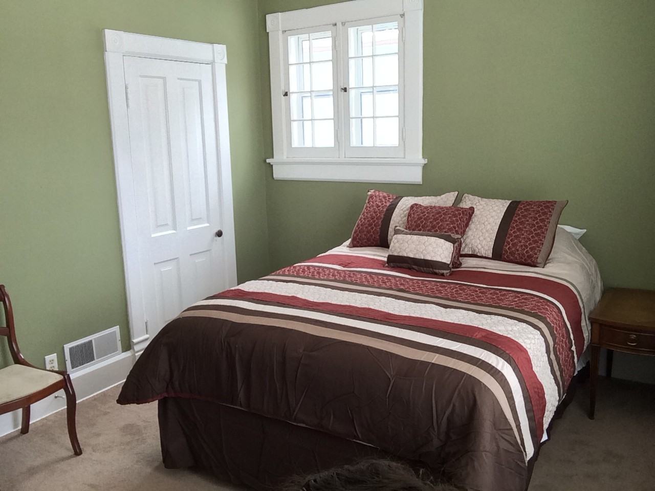 932 Cass St - Photo 7 of 11