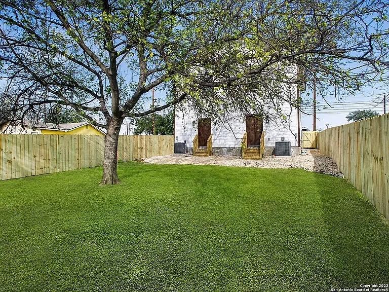 2654 Dignowity Ave #102 - Photo 3 of 17