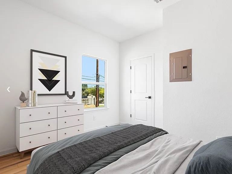 2654 Dignowity Ave #102 - Photo 5 of 17