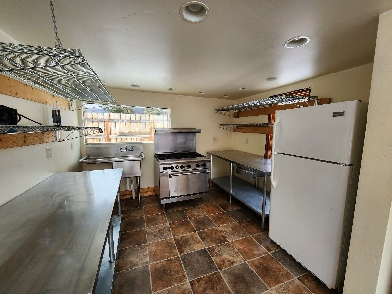 146 Yonley St - Photo 5 of 15