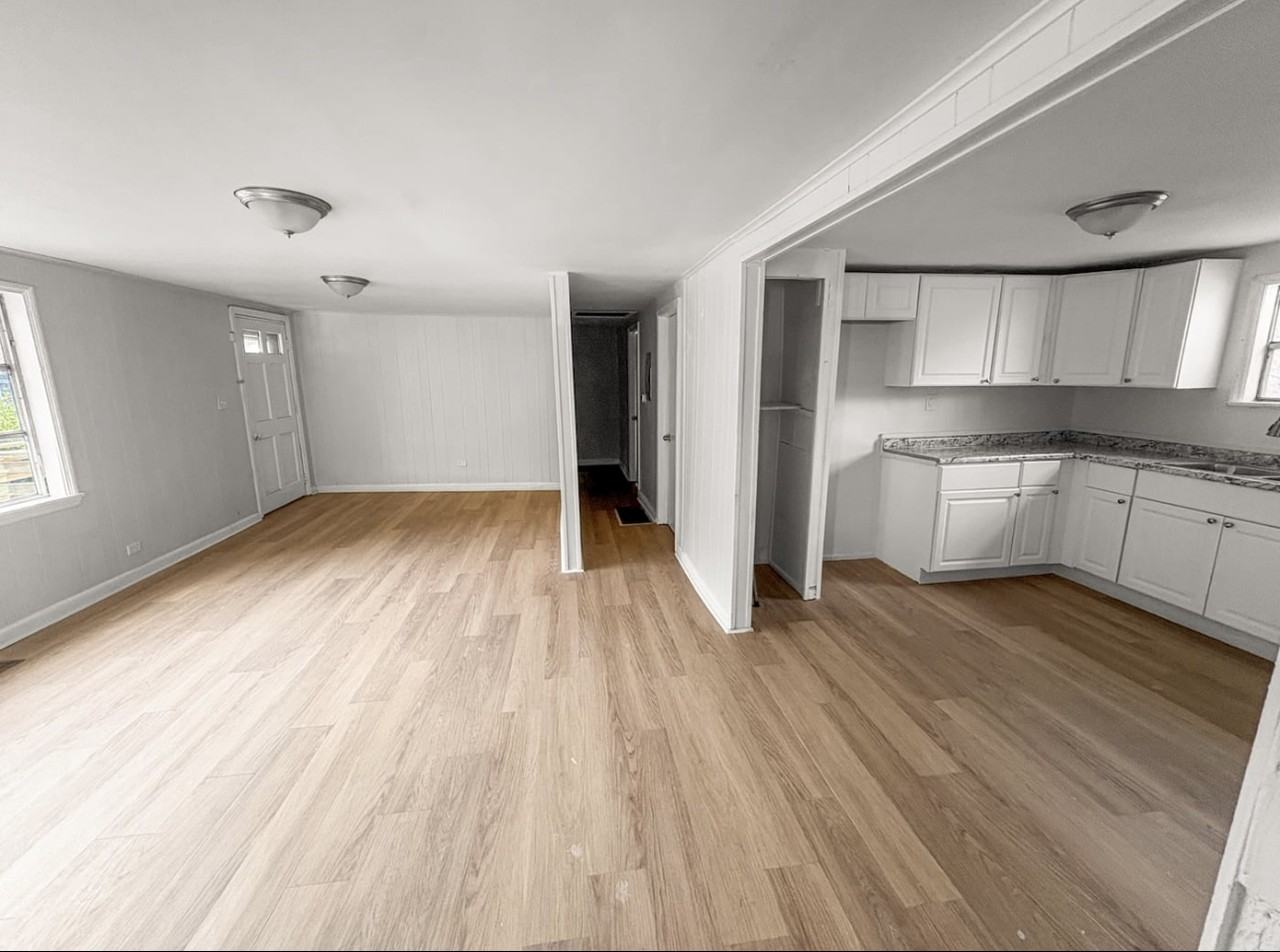 1036 Southwood Dr - Photo 3 of 8