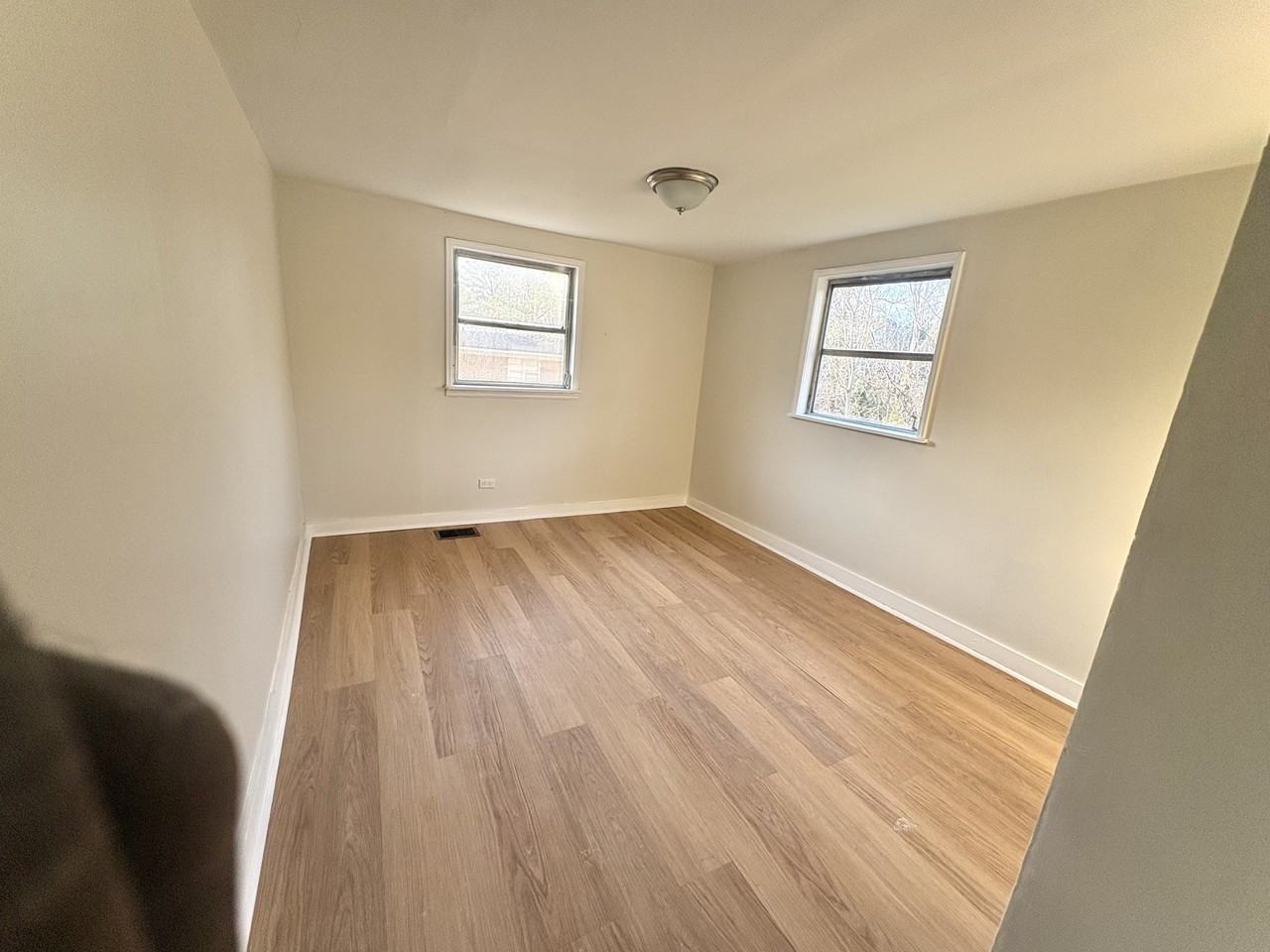 1036 Southwood Dr - Photo 7 of 8