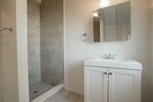 92 Maple St - Photo 4 of 11