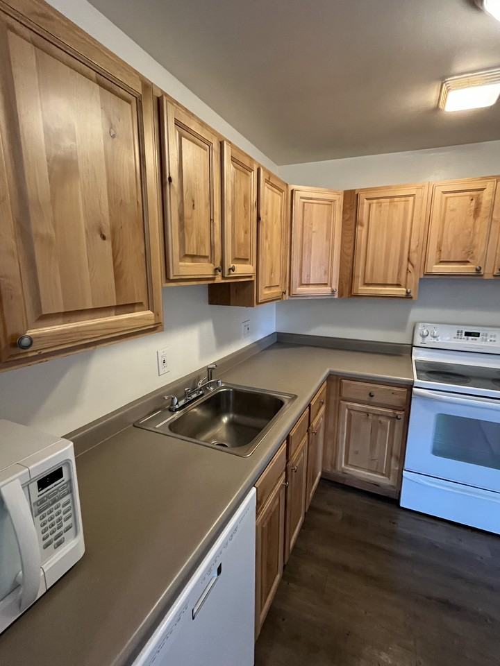 831 E Stratford Ave #B - Photo 4 of 20