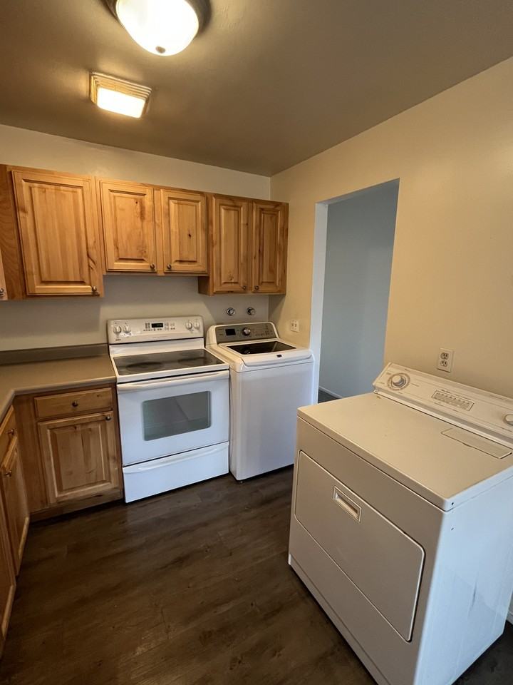 831 E Stratford Ave #B - Photo 5 of 20