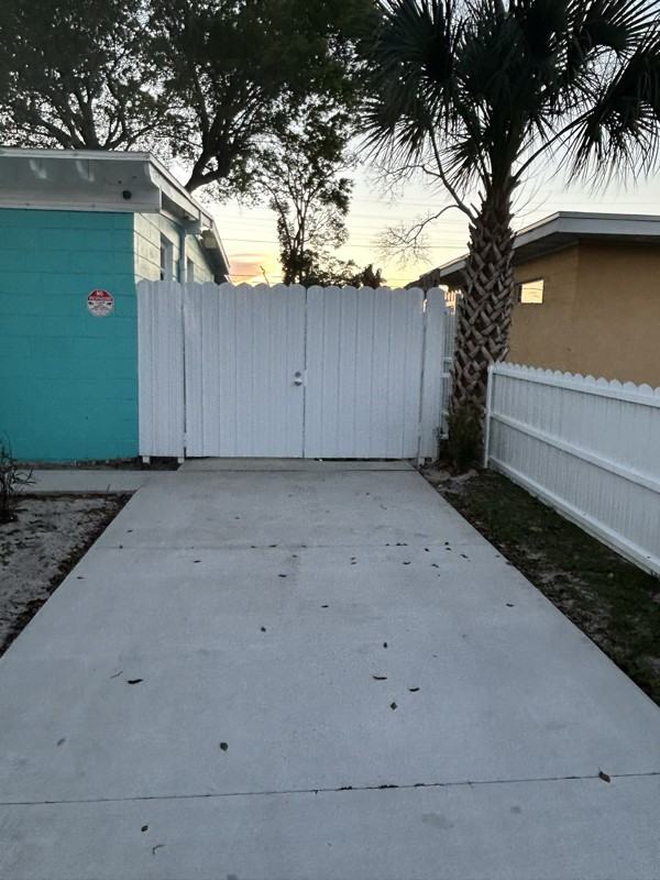 1716 Furey Dr #2B - Photo 2 of 8