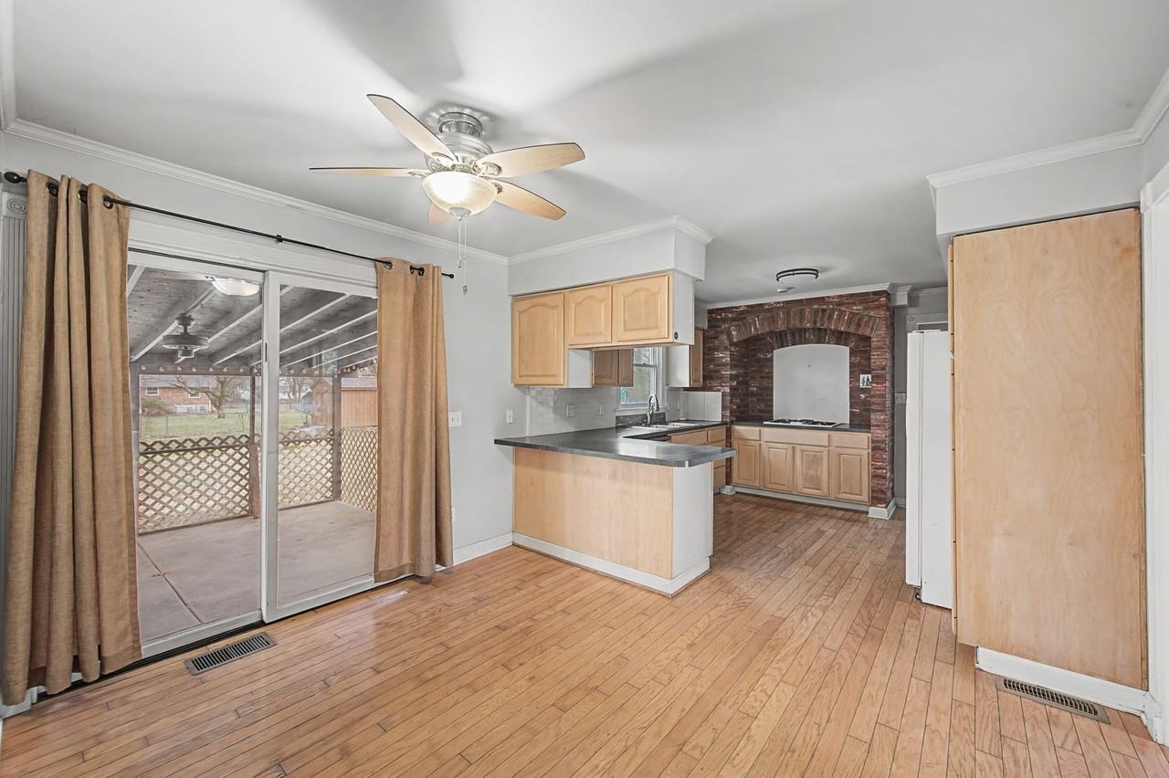 551 Bellevue Rd N - Photo 4 of 20