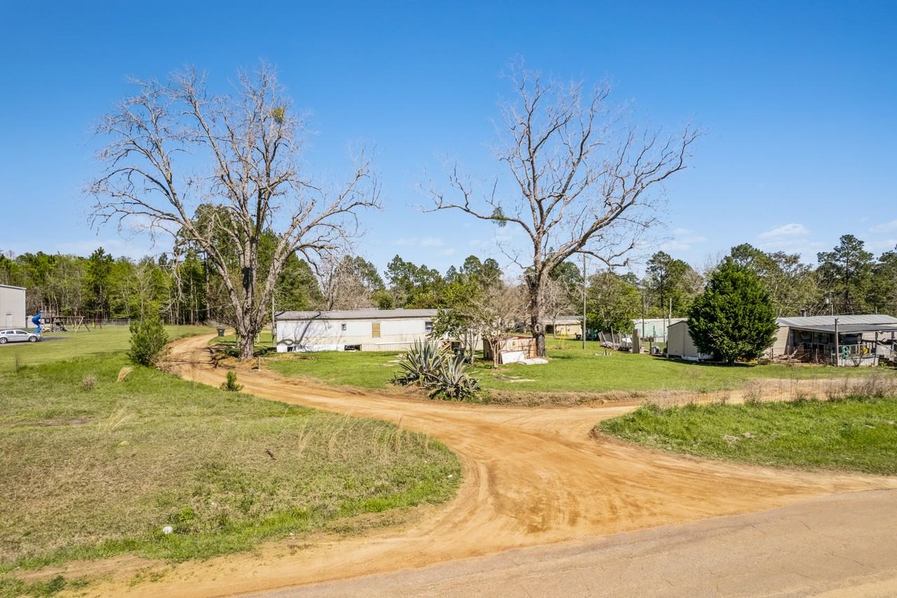 1445 Walker St W #1445 - Photo 2 of 9