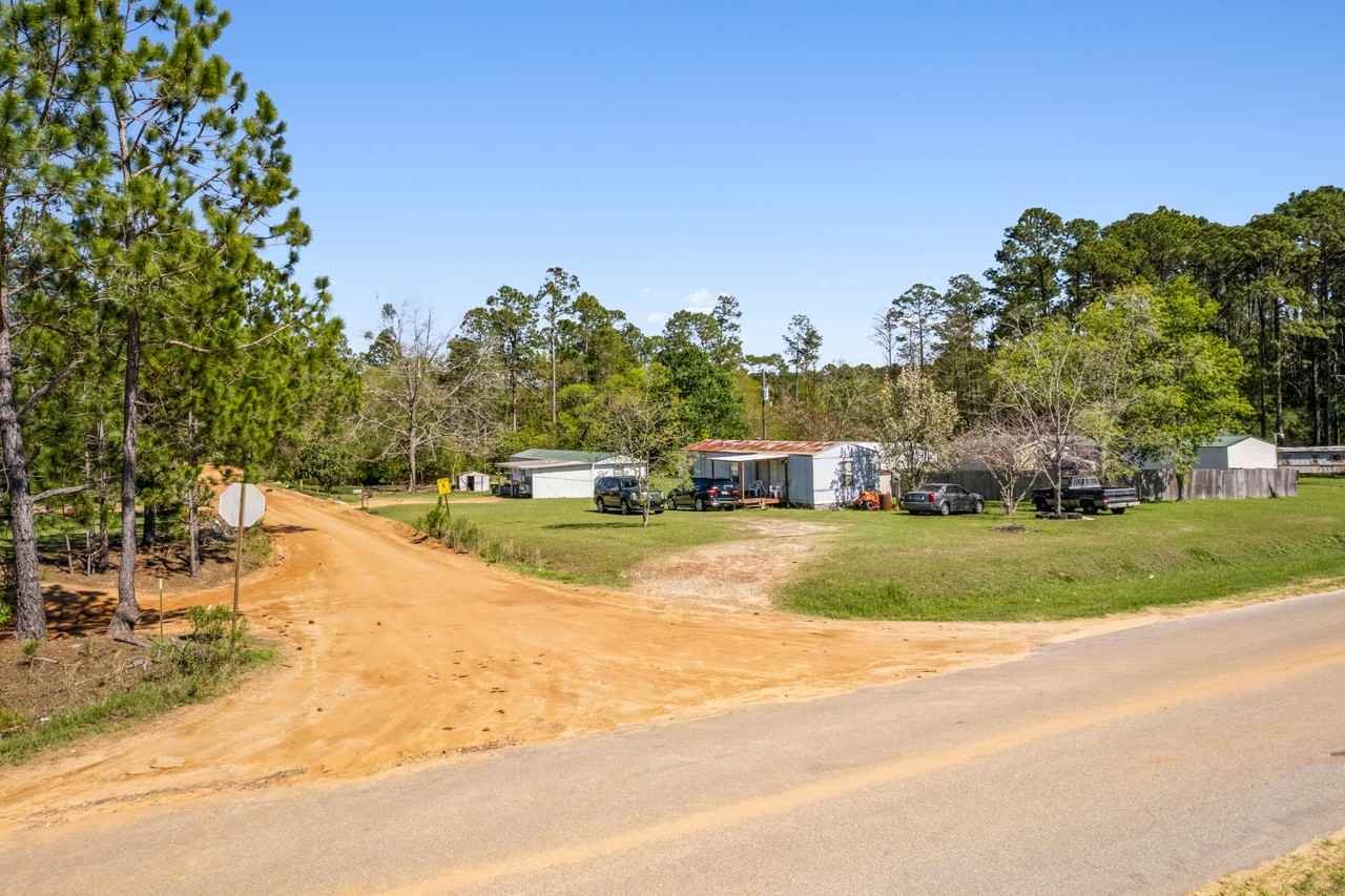 1445 Walker St W #1445 - Photo 3 of 9