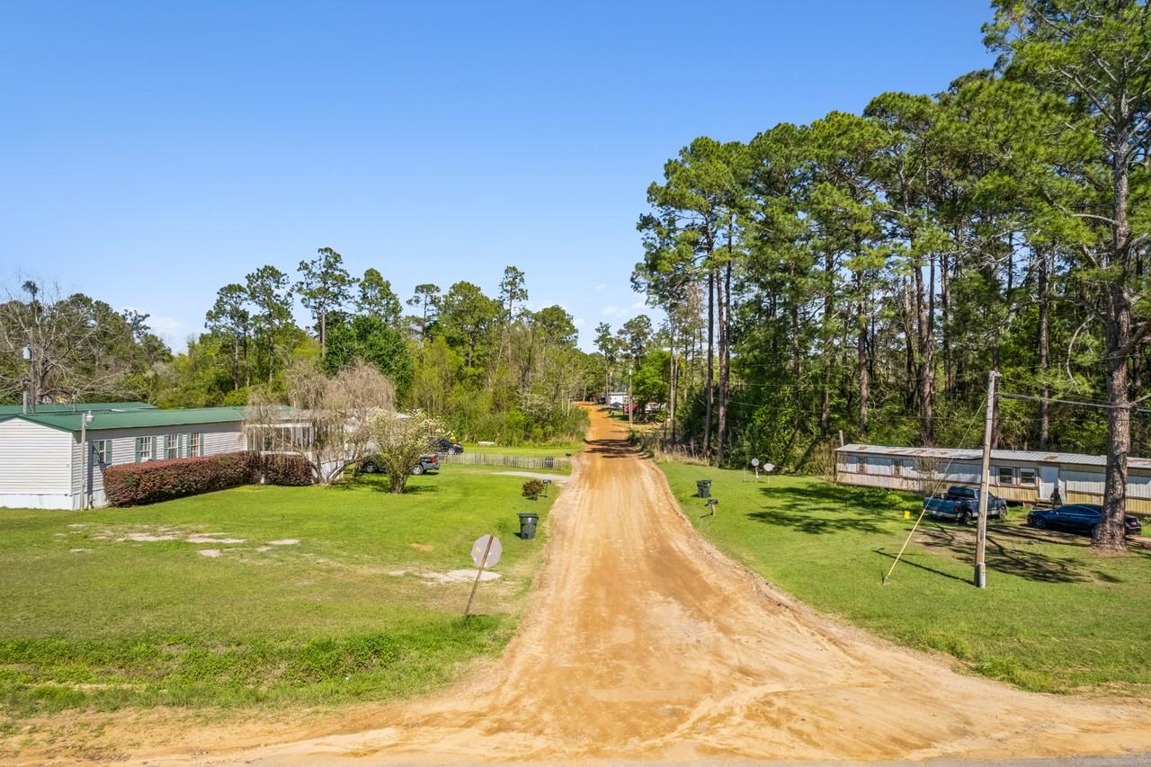 1445 Walker St W #1445 - Photo 4 of 9