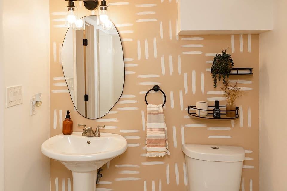 846 W Pratt St - Photo 4 of 13