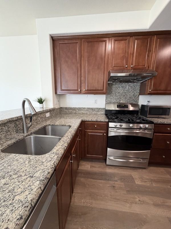 2390 Brookwood Ave - Photo 5 of 13