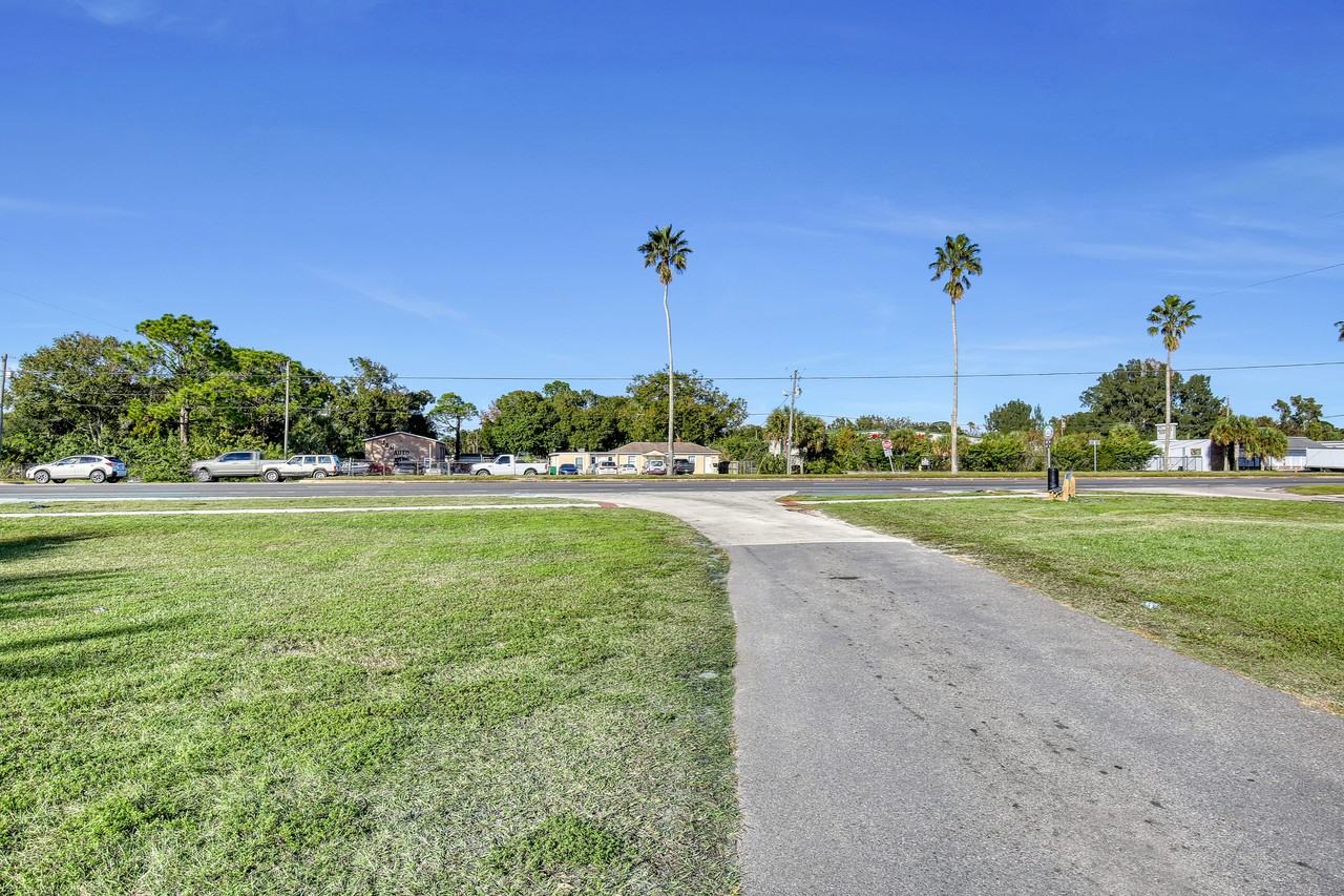 1435 W King St #1435 - Photo 4 of 7