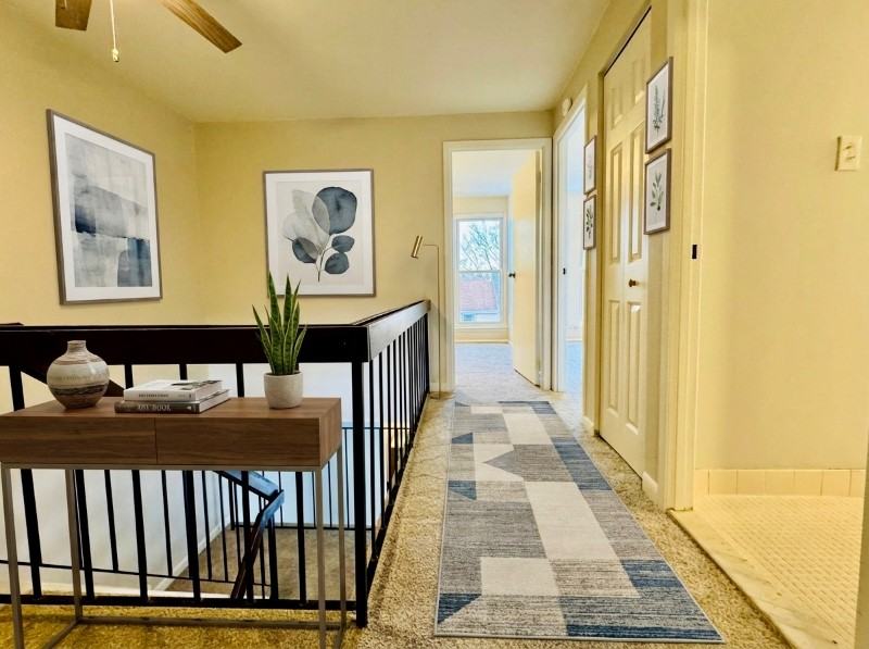 818 Summit Chase Dr - Photo 3 of 24