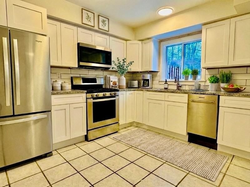 818 Summit Chase Dr - Photo 4 of 24