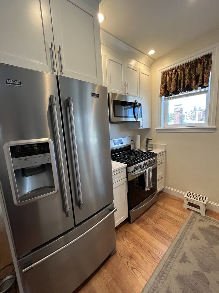 925 Massachusetts Ave #6 - Photo 6 of 17