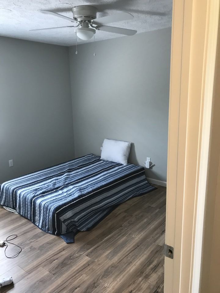 558 Pin Hook Rd #B - Photo 6 of 8