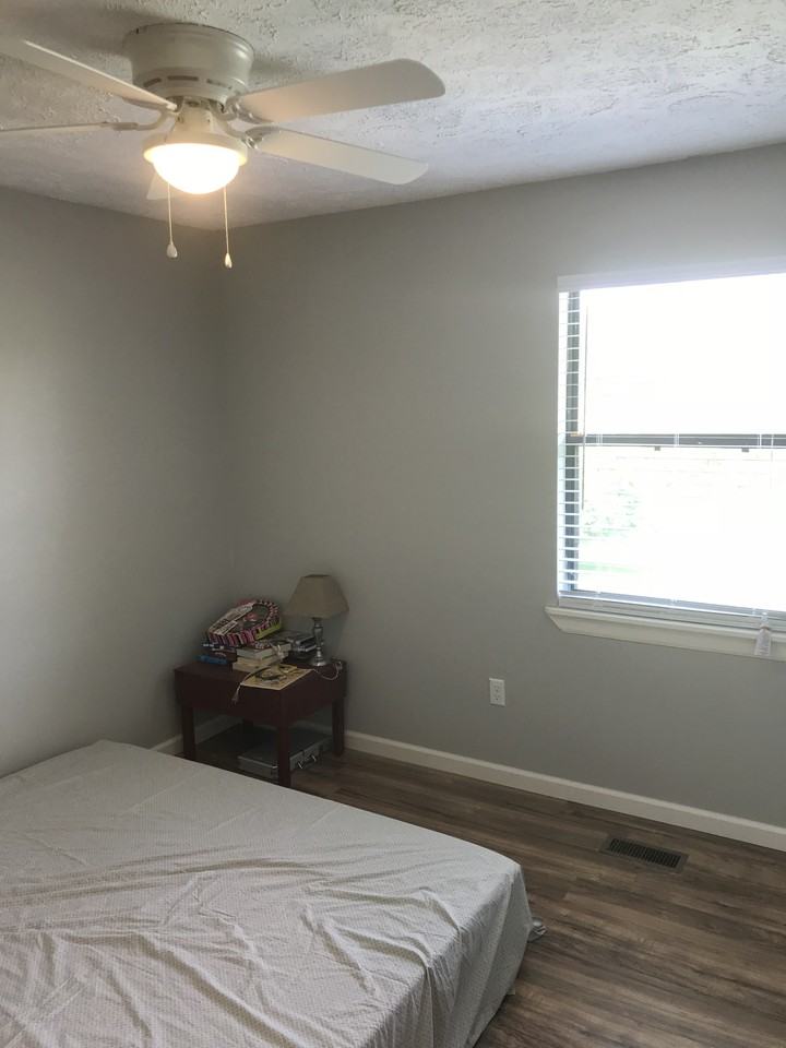 558 Pin Hook Rd #B - Photo 7 of 8