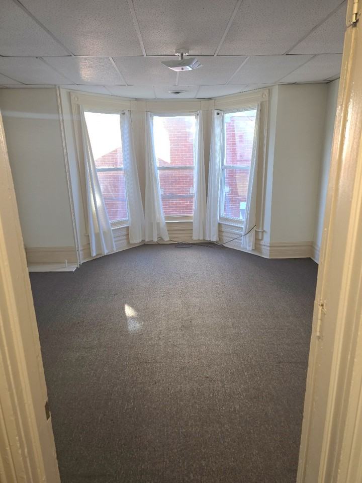 2614 Broad Ave #2ndFL - Photo 6 of 9