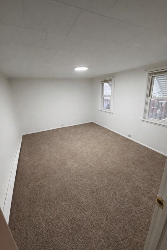 25 Penn St #1-2 - Photo 5 of 9