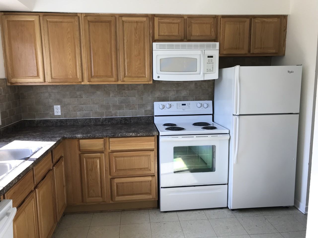 382-384 Glenridge Avenue - Photo 6 of 25