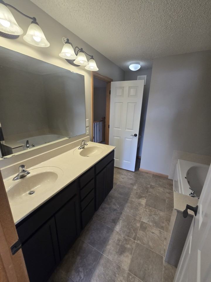 15575 Early Bird Cir #15575 - Photo 4 of 19