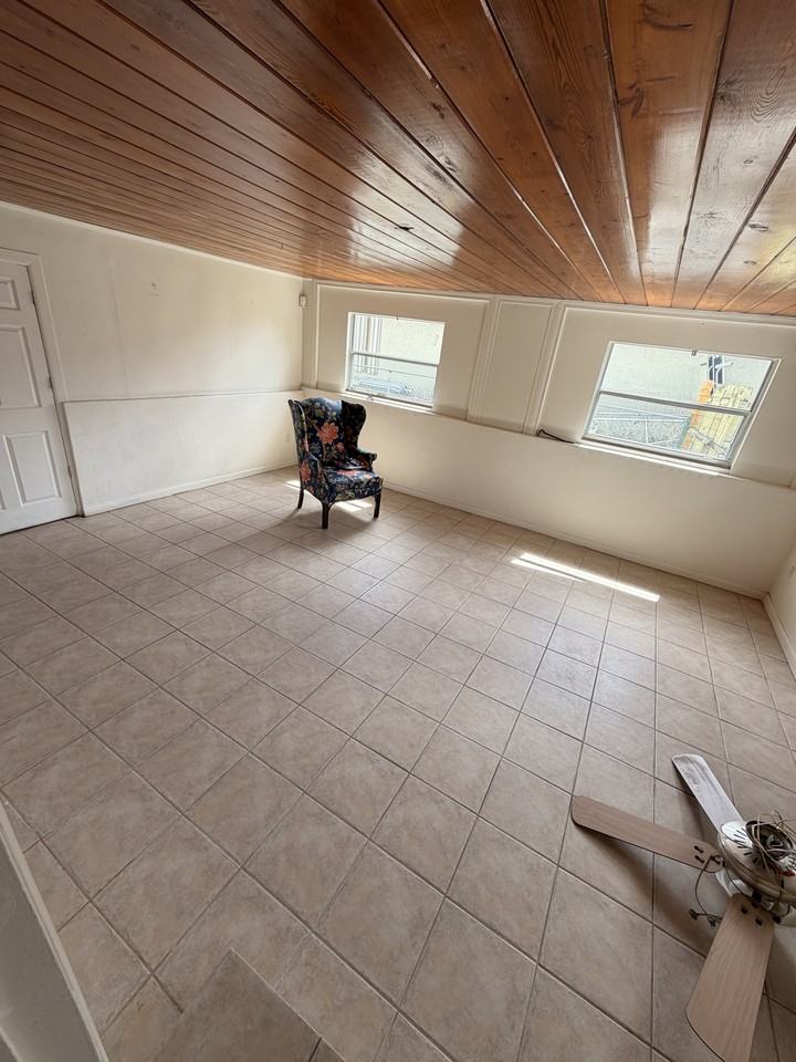 324 Fleming Ave #NA - Photo 3 of 7