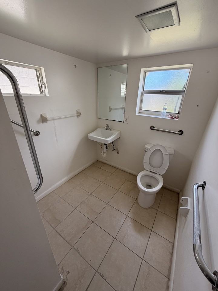 324 Fleming Ave #NA - Photo 5 of 7