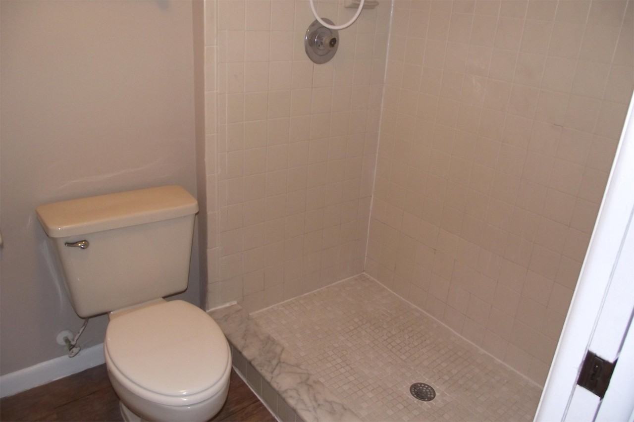 5293 Vineland Rd - Photo 2 of 14