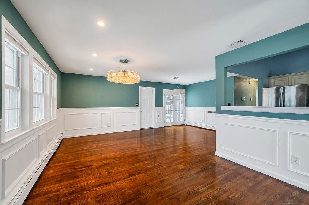 1577 1st St #NA - Photo 2 of 9