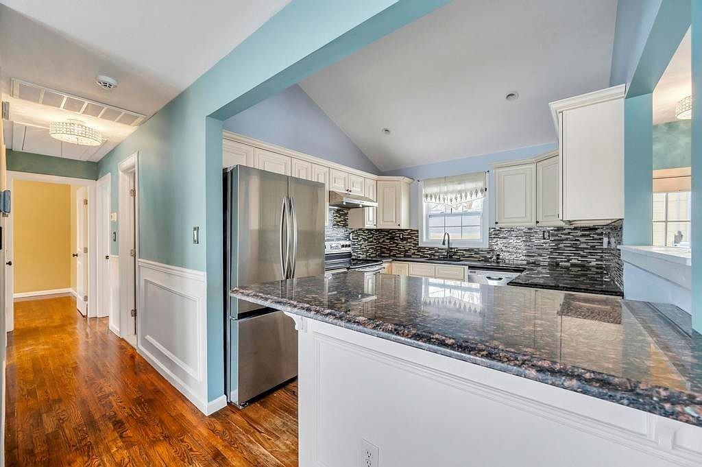 1577 1st St #NA - Photo 3 of 9