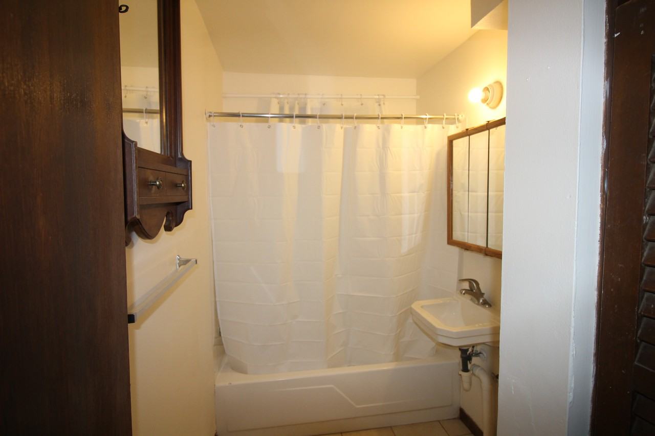 725 John St #7 - Photo 5 of 13