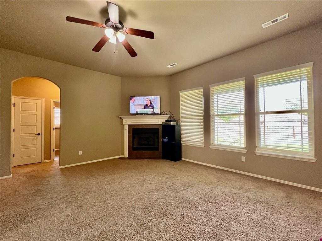 1230 S Blue Willow Ave - Photo 5 of 11