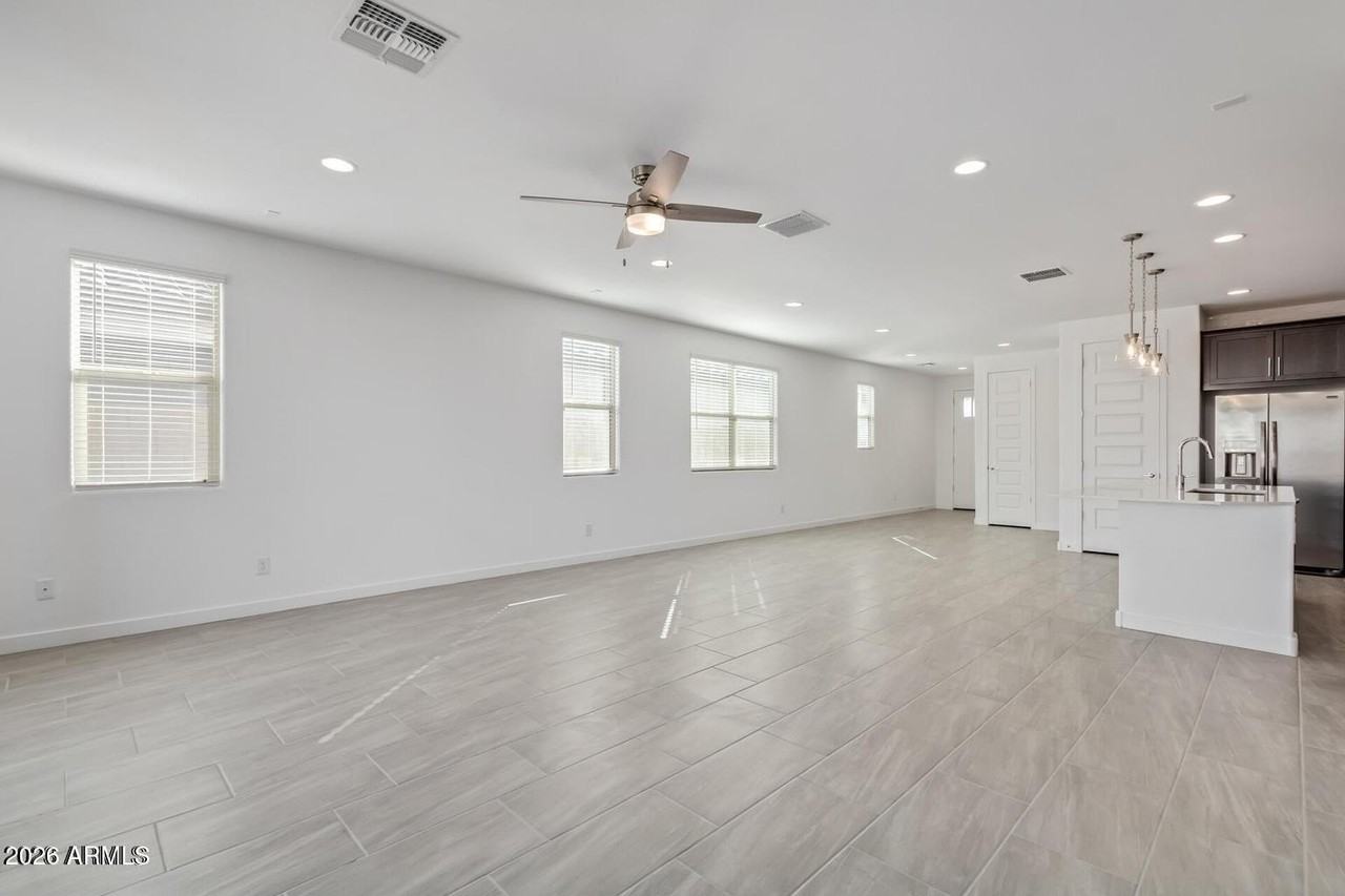 2168 W Burnside Trl - Photo 4 of 25