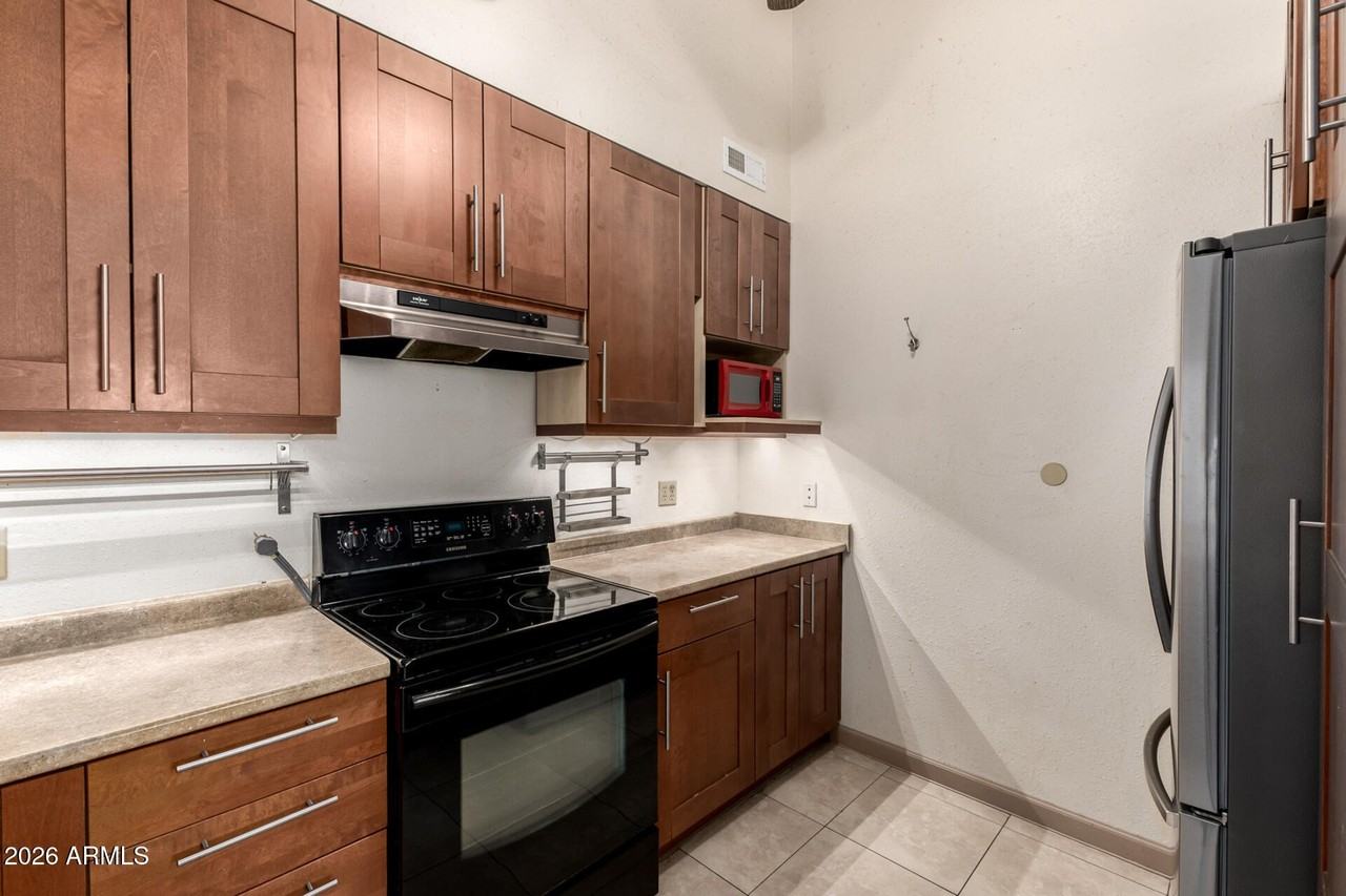 911 S Hacienda Dr - Photo 7 of 27