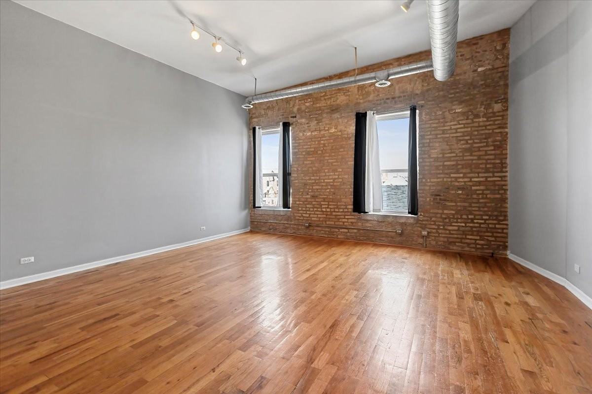 1822 S Bishop St #209 - Photo 6 of 10